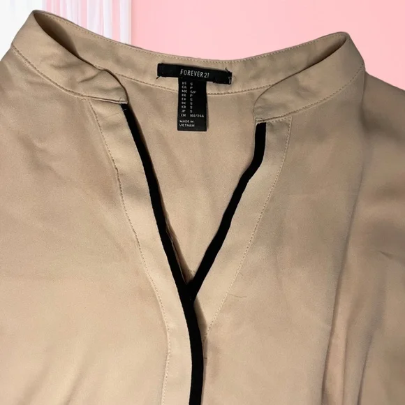 Forever 21 V-Neck Blouse - Size Small - Picture 3 of 4